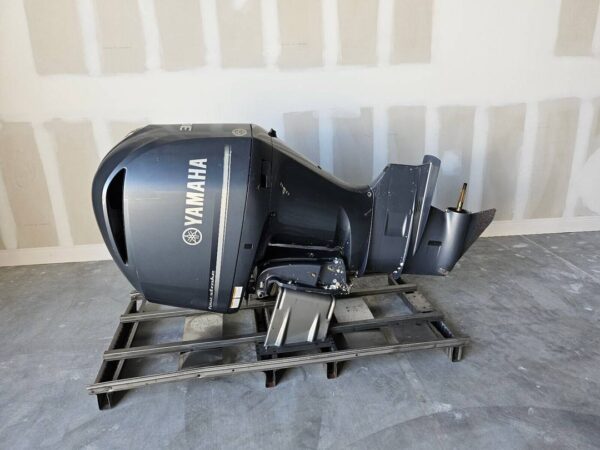 Yamaha 300 HP F300 Outboard Engine