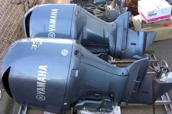 Twin 2008 Yamaha 350HP V8 Four-Stroke Outboard Motors