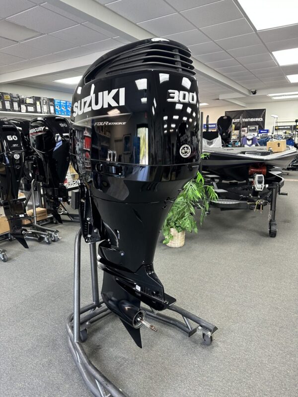 New Suzuki DF300APX 4-Stroke Outboard Engine