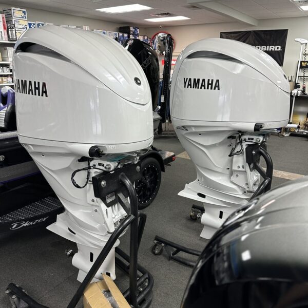 Yamaha F250XCB2 & LF250XCB2  Pair - Image 5