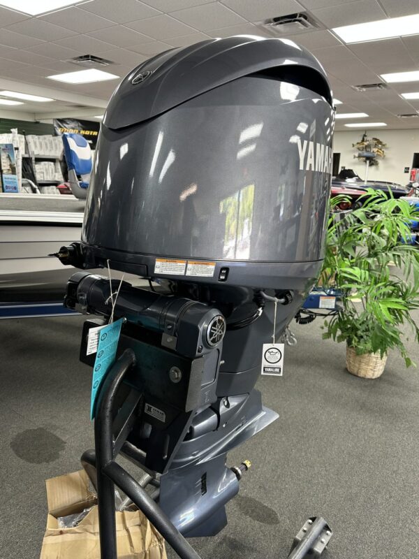 Yamaha F150XC Outboard Motor - Image 5
