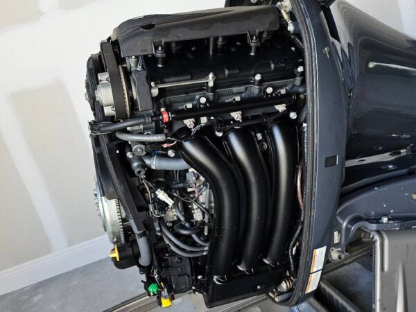 Yamaha 300 HP F300 Outboard Engine - Image 7