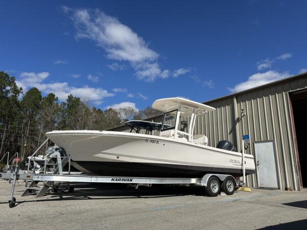 2020 Robalo 246 Cayman Center Console Bay Fishing Boat - Image 2