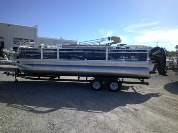 Sun Tracker Fishin' Barge 22 - Image 3
