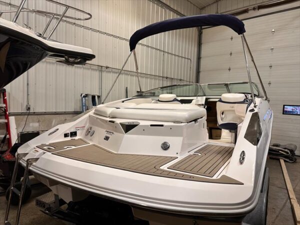 2009 Regal 2250 Sport Cuddy - Image 4