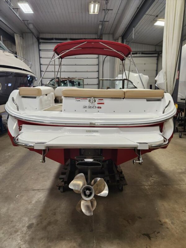 2016 Cobalt 220 S Bowrider - Image 4