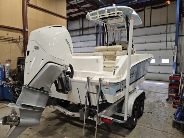 Boston Whaler 230 Outrage 2019 - Image 5