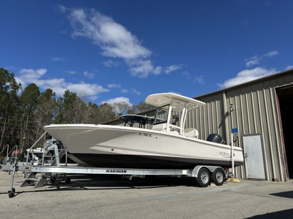 2020 Robalo 246 Cayman Center Console Bay Fishing Boat