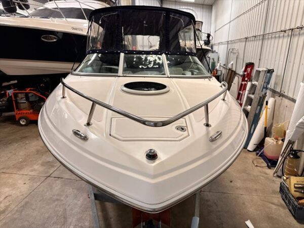 2009 Regal 2250 Sport Cuddy