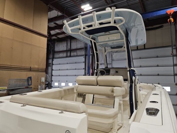 Boston Whaler 230 Outrage 2019 - Image 6