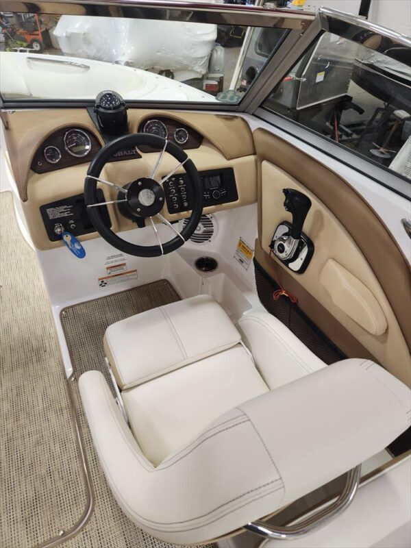 2016 Cobalt 220 S Bowrider - Image 7