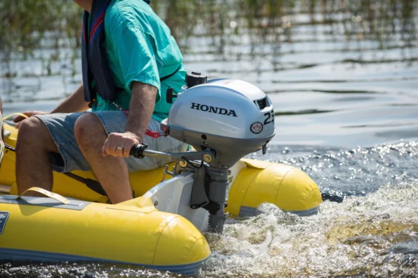 Honda 2.3 HP Outboard Motor - Image 5